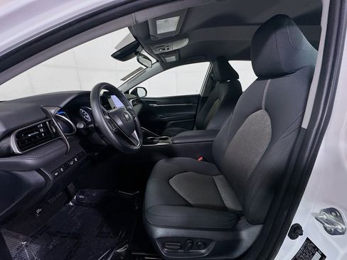 Used 2023 Toyota Camry LE image 12