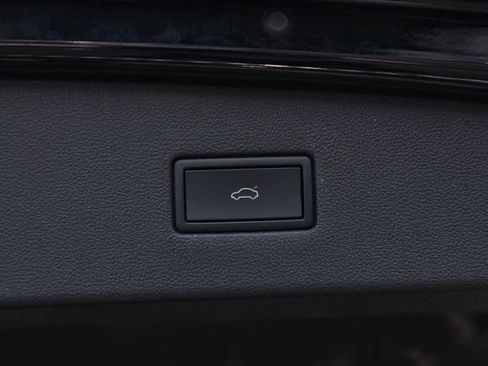 Certified 2023 Volkswagen Tiguan SE w/ Panoramic Sunroof Package FWD image 27