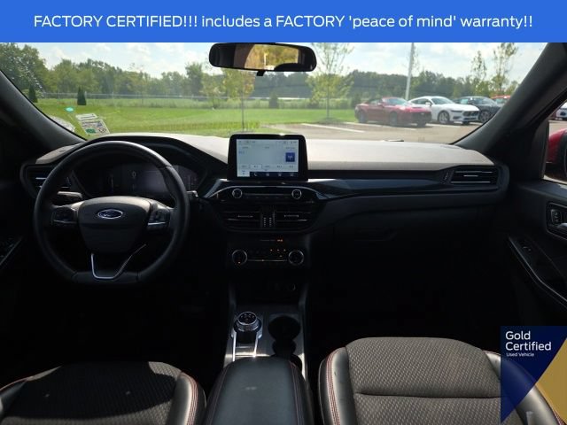 Certified 2025 Ford Escape ST-Line Select AWD/4WD image 24