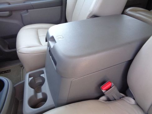 Used 2019 Nissan NV 3500 SL image 26