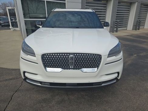Used 2023 Lincoln Aviator Reserve w/ Elements Package Plus image 12