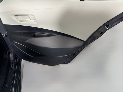 Used 2025 Toyota Corolla LE FWD image 27