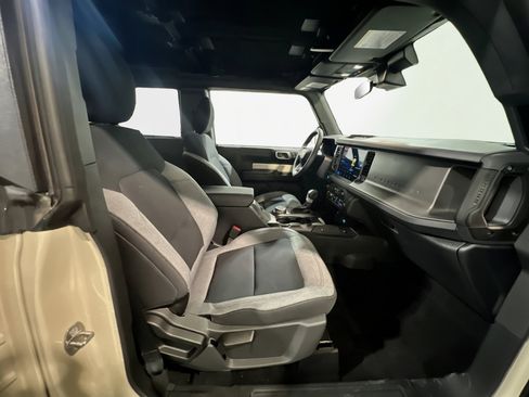 Used 2025 Ford Bronco 2-Door AWD/4WD image 19