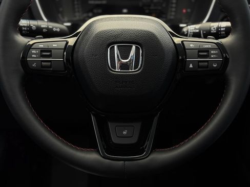Used 2025 Honda Pilot Black Edition image 14