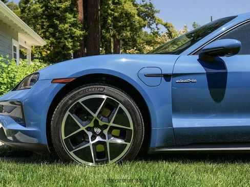 Used 2025 Porsche Taycan RWD image 4
