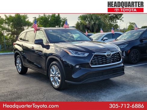 Used 2025 Toyota Highlander Limited FWD image 1