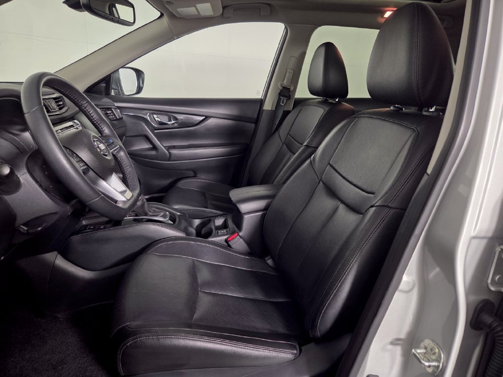 Used 2020 Nissan Rogue SL w/ Premium Package FWD image 9