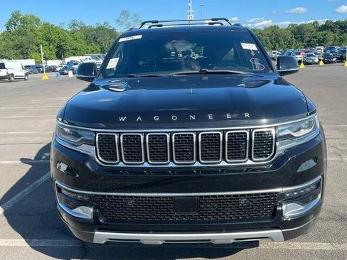 Used 2022 Jeep Wagoneer Series II w/ Premium Group I AWD/4WD image 3