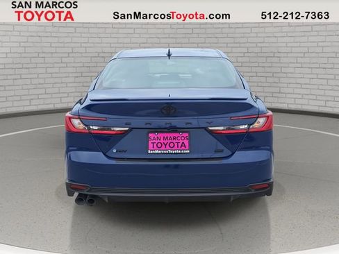 Used 2025 Toyota Camry SE image 6