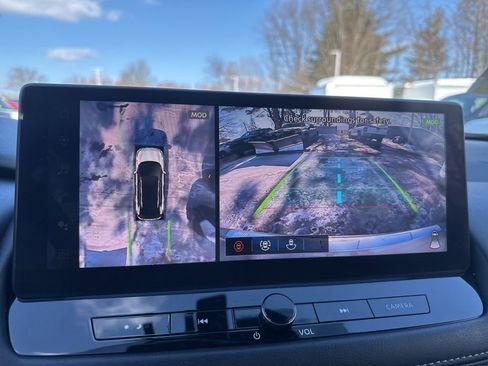 Used 2024 Nissan Rogue SL w/ SL Premium Package image 29