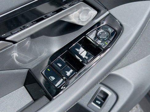 New 2026 BMW 530i w/ Convenience Package RWD image 24