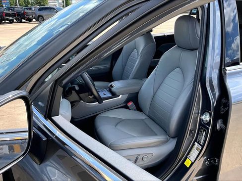 Used 2021 Toyota Highlander XLE FWD image 8