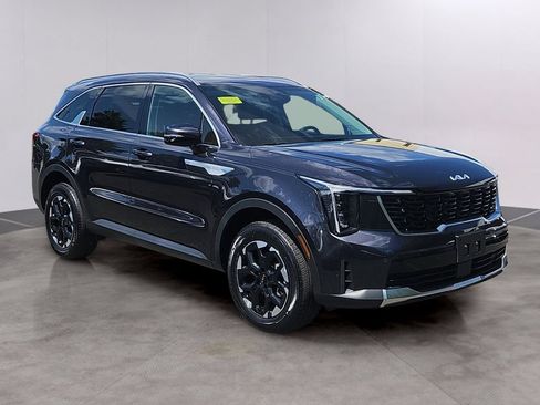 Certified 2025 Kia Sorento S AWD/4WD image 3
