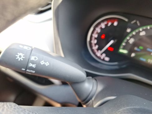 Used 2025 Toyota RAV4 XLE w/ Convenience Package FWD image 22