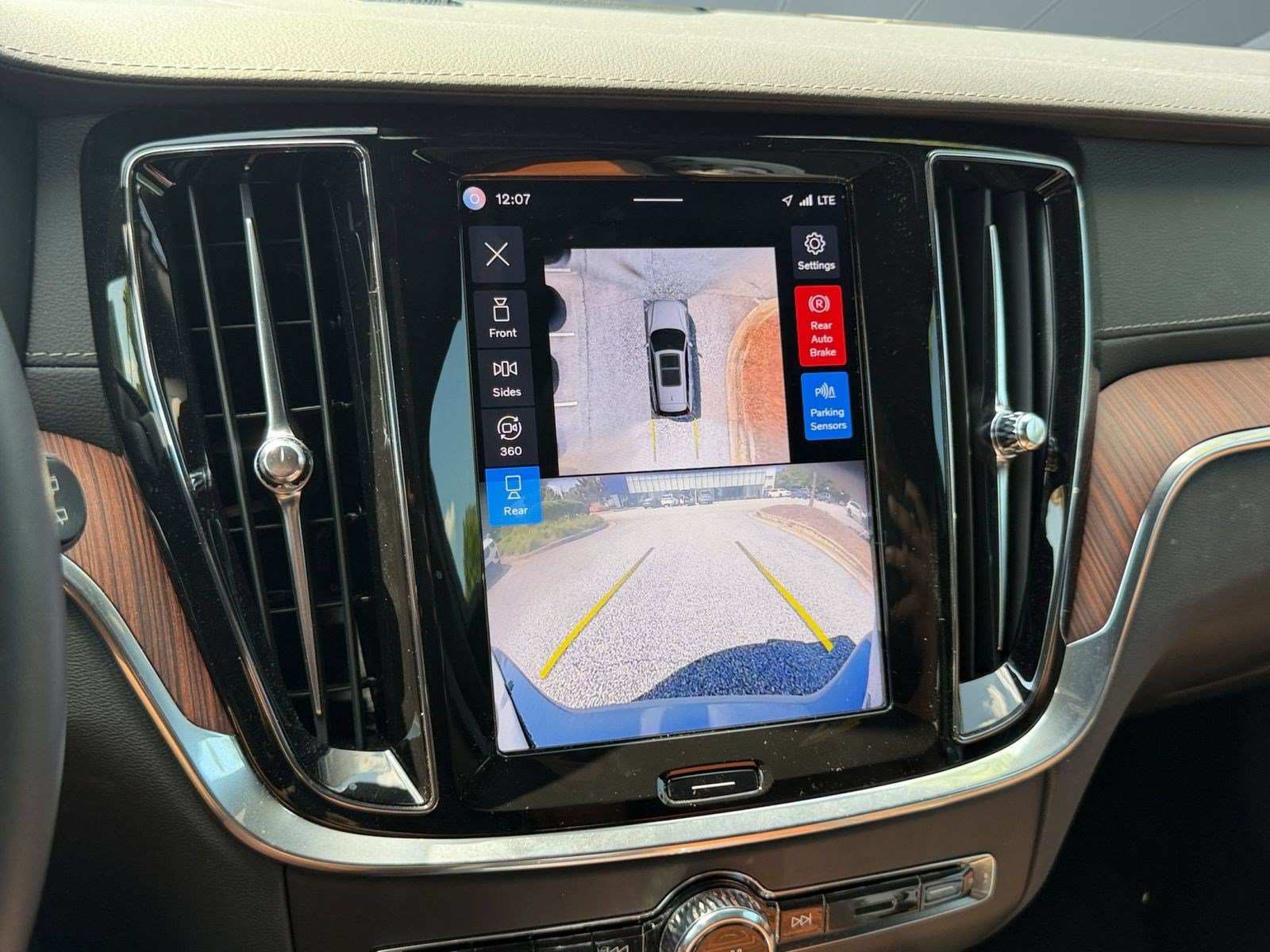 Certified 2025 Volvo V60 B5 Cross Country Ultra AWD/4WD image 20