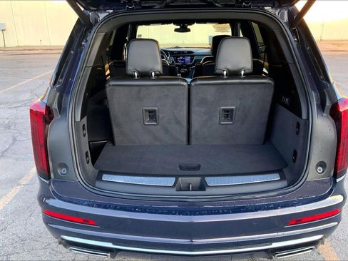 Certified 2025 Cadillac XT6 Premium Luxury image 4