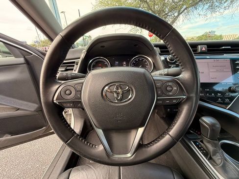 Used 2018 Toyota Camry XLE w/ Audio Package FWD image 13