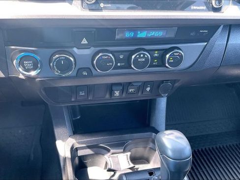 Used 2023 Toyota Tacoma TRD Off-Road AWD/4WD image 15