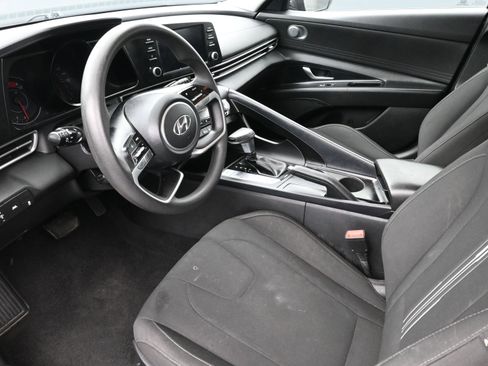 Used 2023 Hyundai Elantra SEL image 10