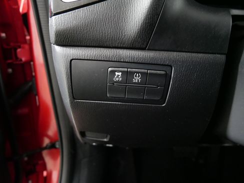 Used 2014 MAZDA MAZDA3 i Sport image 26