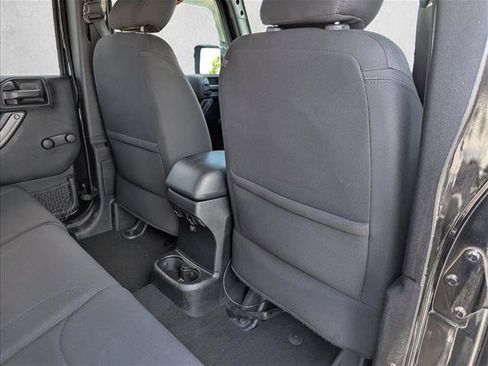 Used 2017 Jeep Wrangler Unlimited Sport w/ Connectivity Group AWD/4WD image 27
