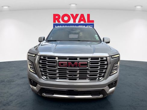 Used 2025 GMC Yukon XL Denali image 2