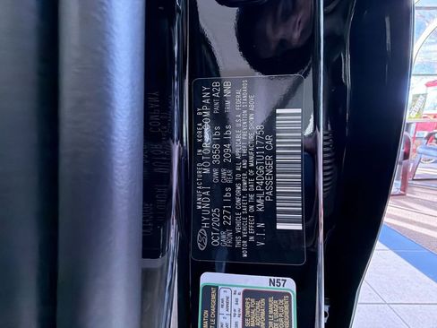 New 2026 Hyundai Elantra Limited FWD image 15