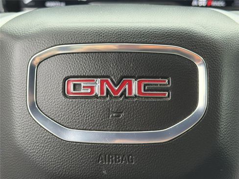 Used 2025 GMC Sierra 1500 SLT AWD/4WD image 24