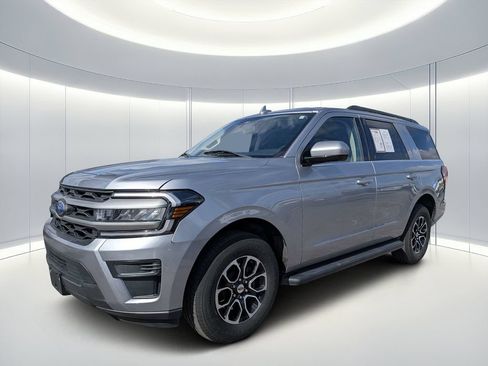 Used 2024 Ford Expedition XLT AWD/4WD image 7