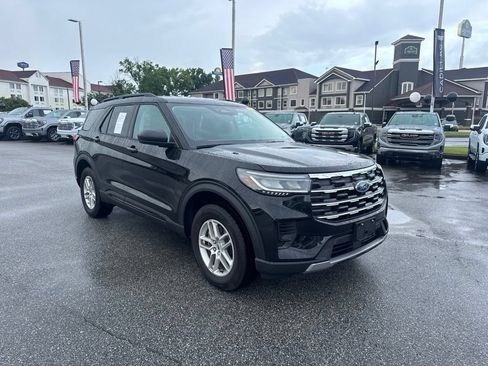 Used 2026 Ford Explorer Active AWD/4WD image 1