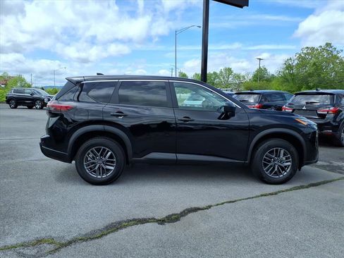 Used 2024 Nissan Rogue S FWD image 15