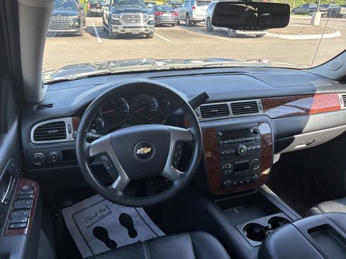 Used 2012 Chevrolet Avalanche LT RWD image 9