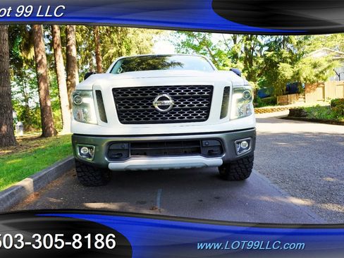 Used 2019 Nissan Titan PRO-4X w/ Pro-4x Convenience Package AWD/4WD image 6