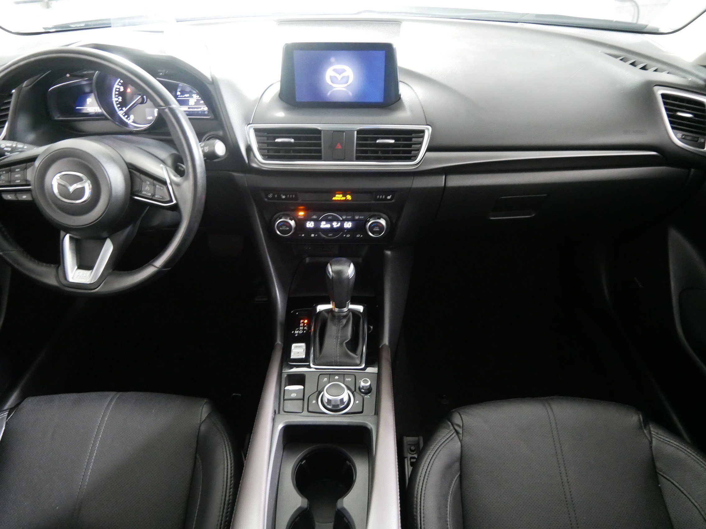 Used 2017 MAZDA MAZDA3 Grand Touring w/ Premium Equipment Package FWD image 10