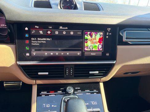 Used 2022 Porsche Cayenne S Platinum image 29