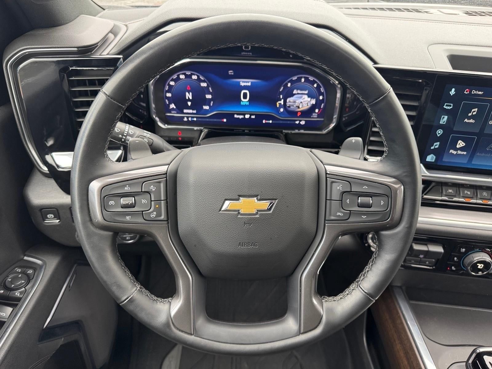 Used 2025 Chevrolet Silverado 1500 High Country w/ High Country Premium Package AWD/4WD image 9