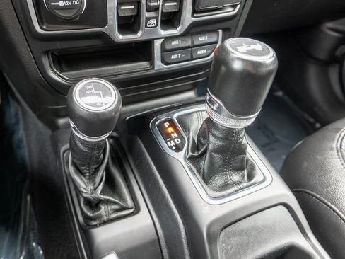 Used 2023 Jeep Wrangler Unlimited Sahara AWD/4WD image 27