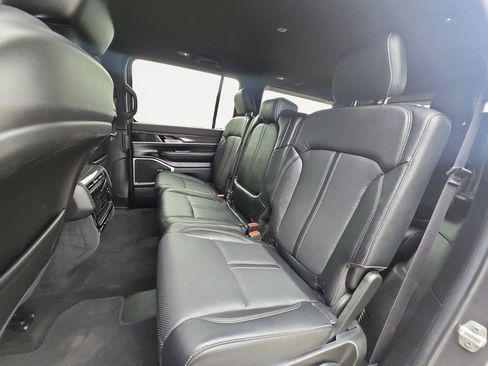 Used 2022 Jeep Wagoneer Series II AWD/4WD image 13