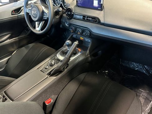 New 2025 MAZDA MX-5 Miata Club image 16