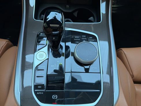 Used 2022 BMW X5 xDrive40i w/ M Sport Package AWD/4WD image 15