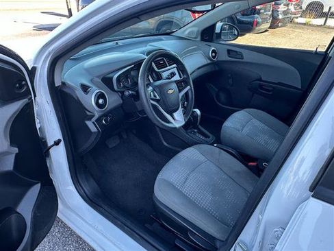 Used 2020 Chevrolet Sonic LT image 9