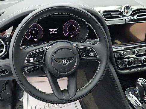 New 2025 Bentley Bentayga image 30