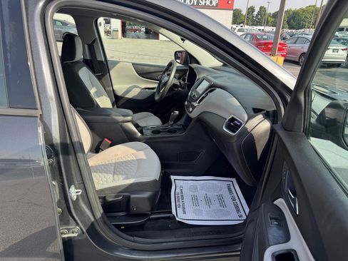 Used 2018 Chevrolet Equinox LS AWD/4WD image 9