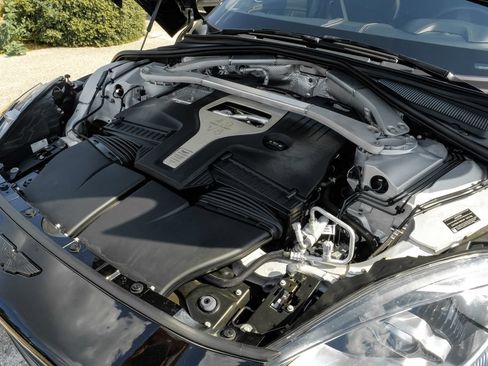 Used 2021 Aston Martin DBX AWD/4WD image 62