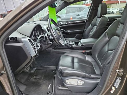 Used 2016 Porsche Cayenne AWD/4WD image 15