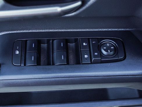 Used 2024 Toyota Tacoma TRD Off-Road image 19