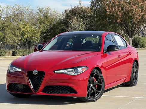 Used 2021 Alfa Romeo Giulia Ti w/ Nero Edizione image 2
