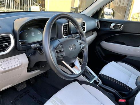 Certified 2023 Hyundai Venue SEL image 9