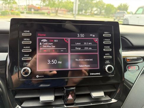 Used 2022 Toyota Camry SE FWD image 16