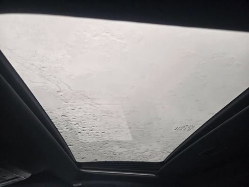 Used 2017 Jeep Grand Cherokee Limited image 18